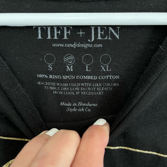 Tiff & Jen tee - Picture 3 of 3